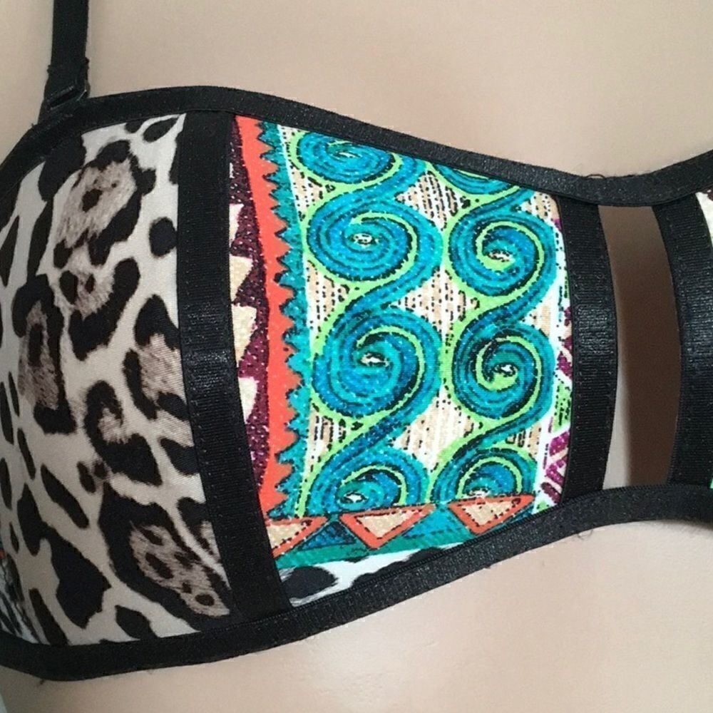 New. Kenneth Cole bikini top. - Picture 2 of 3